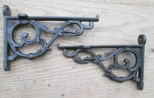Cistern shelf brackets - shelf, cast